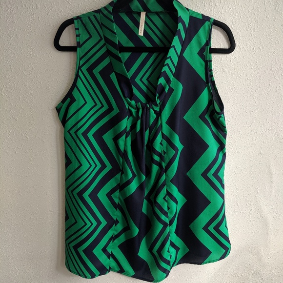 Poema Tops - Poema Green and Navy Zigzag print top